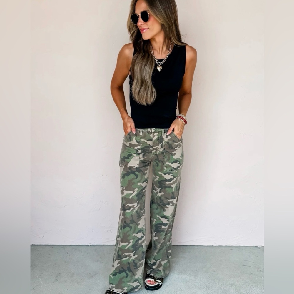 Women's Camouflage Wide-Leg Pants